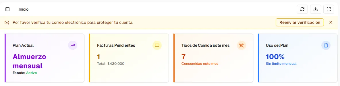 Aviso «Por favor verifica tu correo electrónico para proteger tu cuenta» con el botón Reenviar verificación
